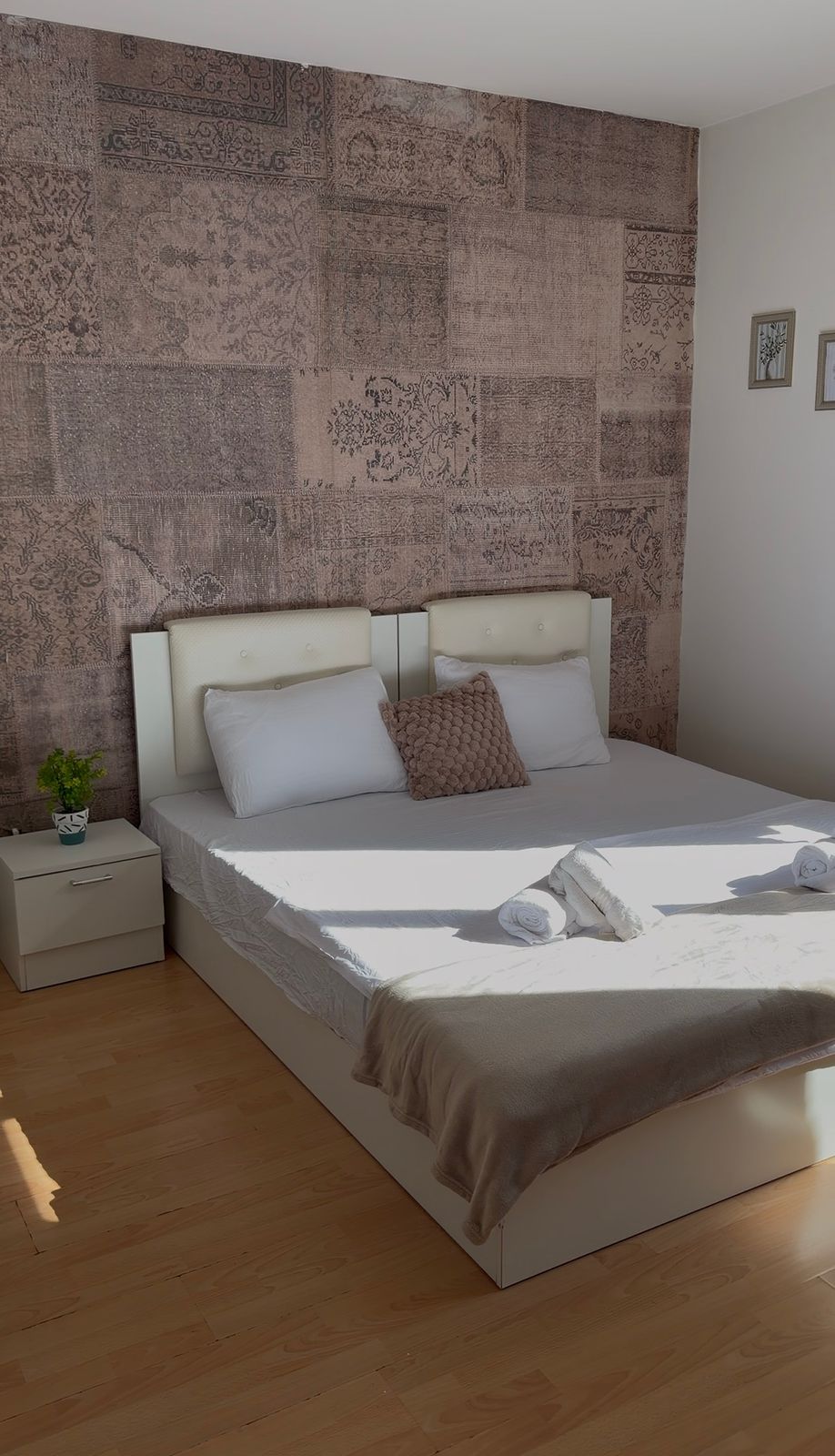 Trannit Stays, Deluxe Suite