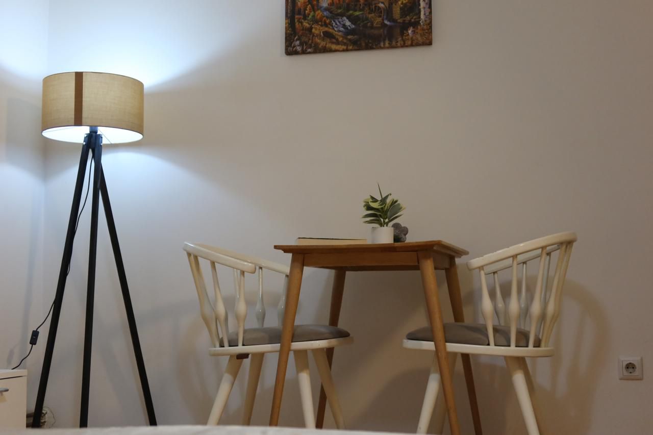 Deluxe Suite, detail